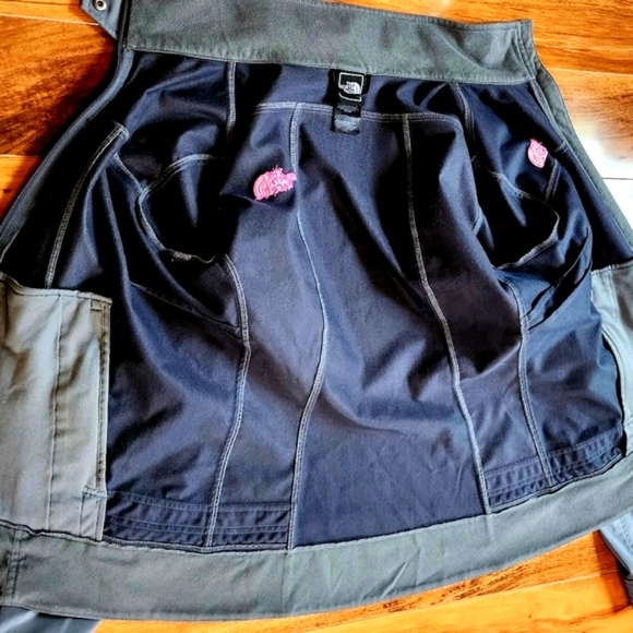 THE NORTH FACE Gray Jacket- Size M (EUC) - Picture 6 of 8